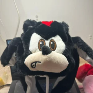 Bonnet Peluche Shadow the Hedgehog